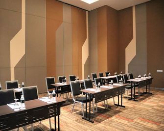 Ksl Esplanade Hotel With Hot Spring - Klang - Meetingraum