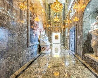 AC Embassy Hotel - Beijing - Hallway