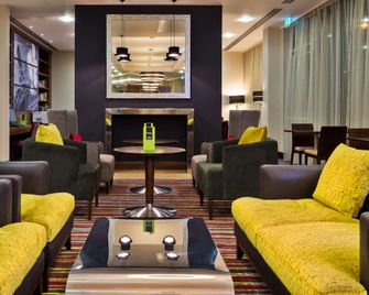Hampton by Hilton London Luton Airport - Luton - Salon