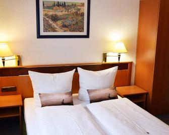 Landhotel Zum Hirsch - Oberweißbach - Schlafzimmer