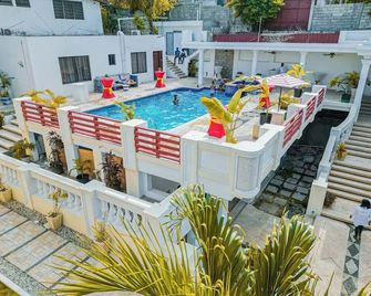 Sams Hotel - Puerto Príncipe - Piscina