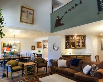 Epic Mountain Views! 2 Miles North of Purgatory! Heated Pool ! - Rico - Sala de estar
