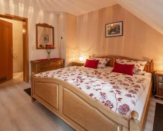 Haus Wiesenttal - Waischenfeld - Bedroom