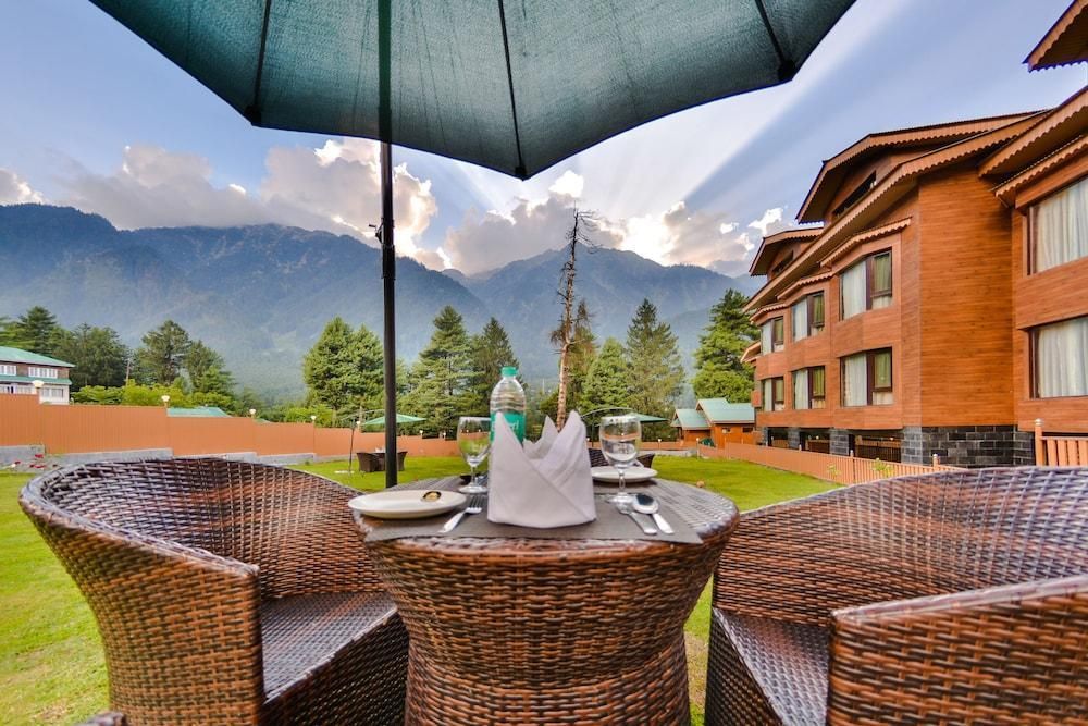 Royal Hillton Pahalgam - Pahalgam - Patio