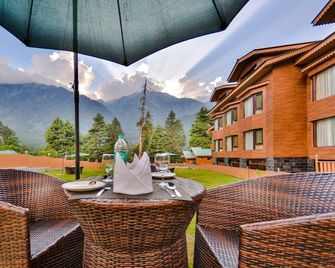 Royal Hillton Pahalgam - Pahalgam - Patio