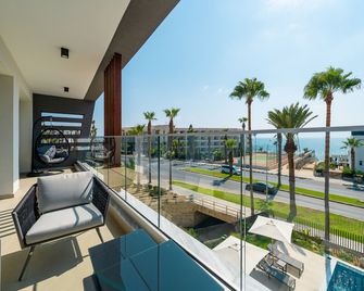 Waterside Sea View Apartments - Paphos - Balkon