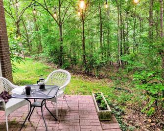 Cozy Milton Guest Suite With Private, Wooded Patio & Kitchenette - Milton - Patio