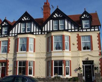 The Carmen Guesthouse - Llandudno - Building