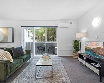 Gorgeous 1-Bed Apartment near Melbourne Uni - Melbourne - Sala