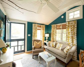 The Cottages At Cabot Cove - Kennebunkport - Living room