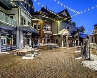 Winterpark Cozy slope side condo - Winter Park - Building