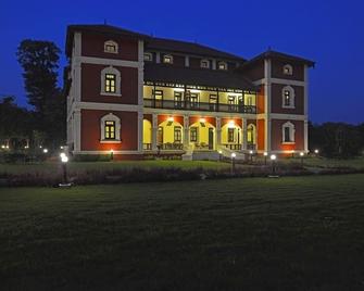 Champaner Heritage Resort - Hālol - Edificio