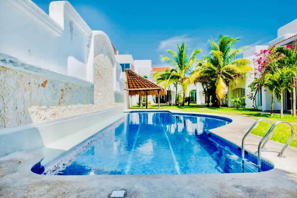 Balcony Quadruple Budget Room - Playa del Carmen - Pool