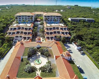 Hotel La Vista Azul - פרובידנסיאלס - בניין