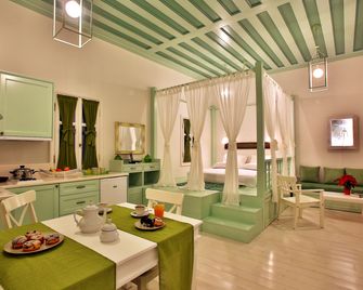 Efchi Suites 1904 - Rodas