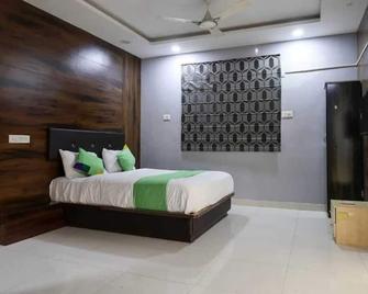Hotel Grand View - Pimple Saudagar - Hinjewadi - Bedroom