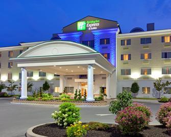 Holiday Inn Express & Suites Watertown-Thousand Islands - Watertown - Building