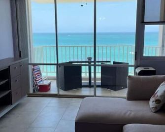 Beach Front Condo in Isla Verde! - Carolina - Living room