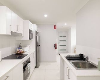 스마트 스위트 셀프 체크인 아파트먼트 - 16 프레이니 - 로클리 - 주방