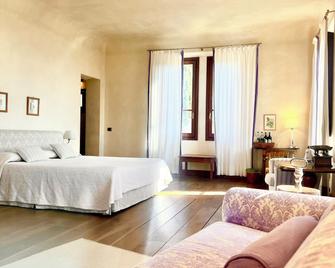 Agriturismo Villa Di Campolungo - Ф'єзоле - Спальня