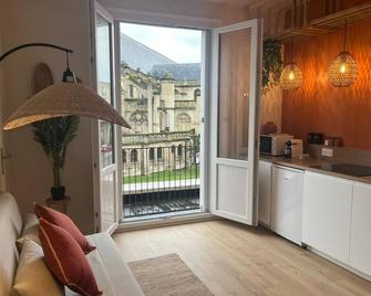 Appartement privé, vue eglise, plein centre - Le Havre - Living room