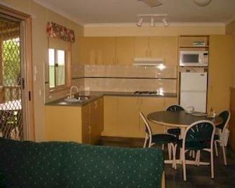Big4 Forbes Holiday Park - Forbes - Kitchen