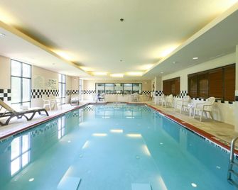 Hampton Inn North Brunswick/New Brunswick - North Brunswick - Басейн