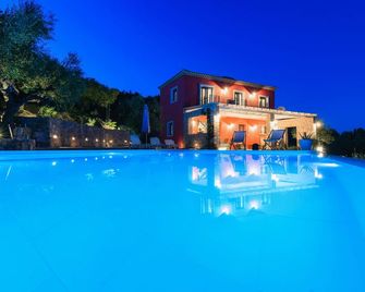 Ville Du Coop - Zákynthos - Uima-allas