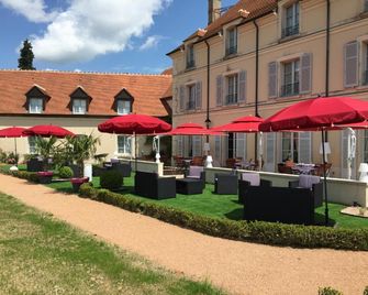 Hôtel Domaine de l'Orangerie - Bonnat - Patio