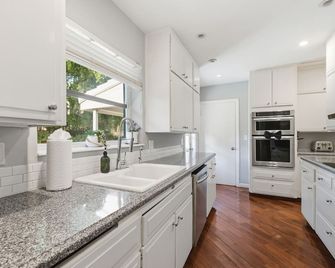 Perfect 4-bedroom home Fort Lauderdale Beach - Walk to Beach - Fort Lauderdale - Cuisine