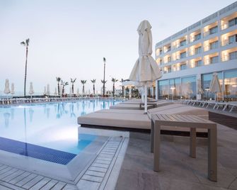 Evalena Beach Hotel - Protaras - בריכה
