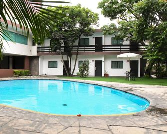 Hotel Expo Plaza Business and Family Guadalajara - Guadalajara - Piscina