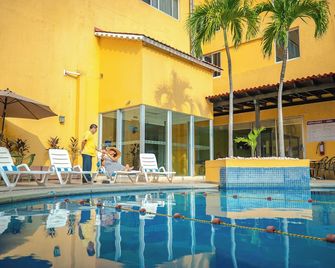 Hotel Hostal De Cortes - ורה קרוז - בריכה