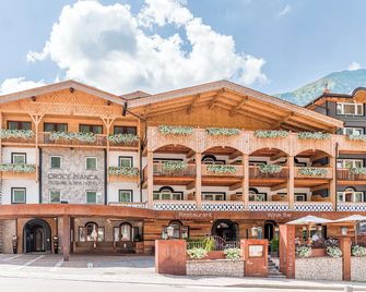 Croce Bianca Leisure & Spa Hotel - Canazei - Gebouw
