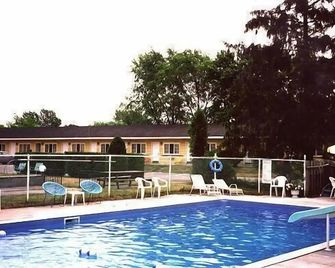 Gateway Motel - Gananoque - Bazén