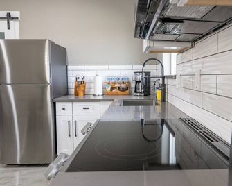 2-bedroom Home-casita , private backyard with grill, putting green,cornhole - Buckeye - Cocina