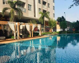 Sunset View Bedroom - A Home In Saigon - Ciudad Ho Chi Minh - Piscina