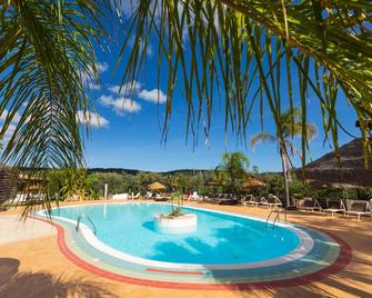 Residence Villantica - Vieste - Piscina
