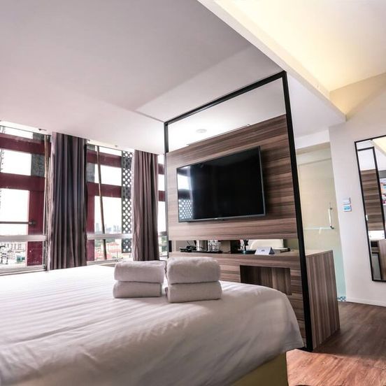 Bedroom view of Days Hotel & Suites by Wyndham Fraser Business Park KL