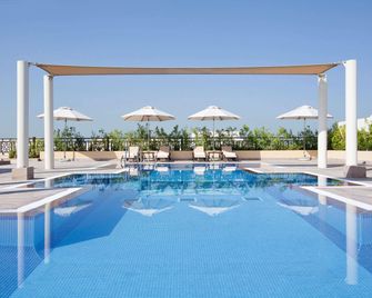 Mövenpick Hotel Apartments Al Mamzar Dubai - Dubai - Svømmebasseng