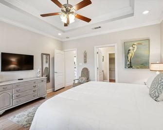 Biloxi Waterfront House View of Bayou with fishing - Biloxi - Bedroom