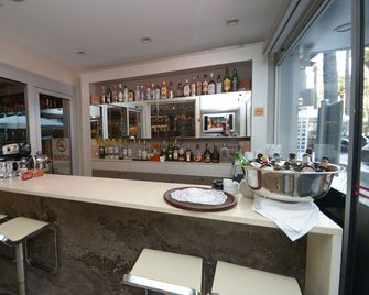 Karaca Hotel - Izmir - Bar