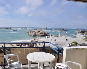 Appartement avec vue exceptionnelle sur mer, face au Coz Pors à TREGASTEL - Réf 728 - Tregastel - Balkon