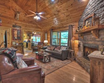 Twin Creeks | Hot Tub| Creek Access |Pool Table | - Copperhill - Living room