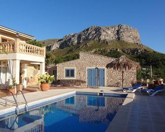 Charming finca with pool and idyllic palm garden - Colònia de Sant Pere - Pool