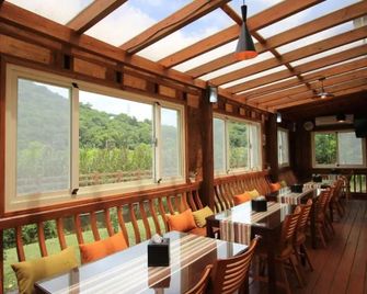 Cai Feng B&B - Ji'an Township - Restaurant