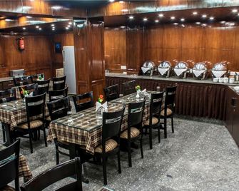 Hotel Pacific - Srinagar - Restaurant