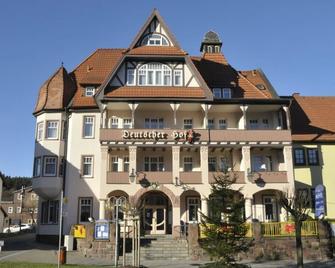 Amadeus Boutique Hotel Deutscher Hof Inn & Suites - Georgenthal - Gebouw