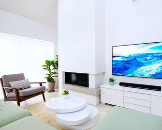 Clean Luxury Guesthouse Near Downtown Large Patio - Portland - Sala de estar
