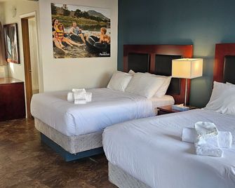 Shoreline Resort Condominiums - Penticton